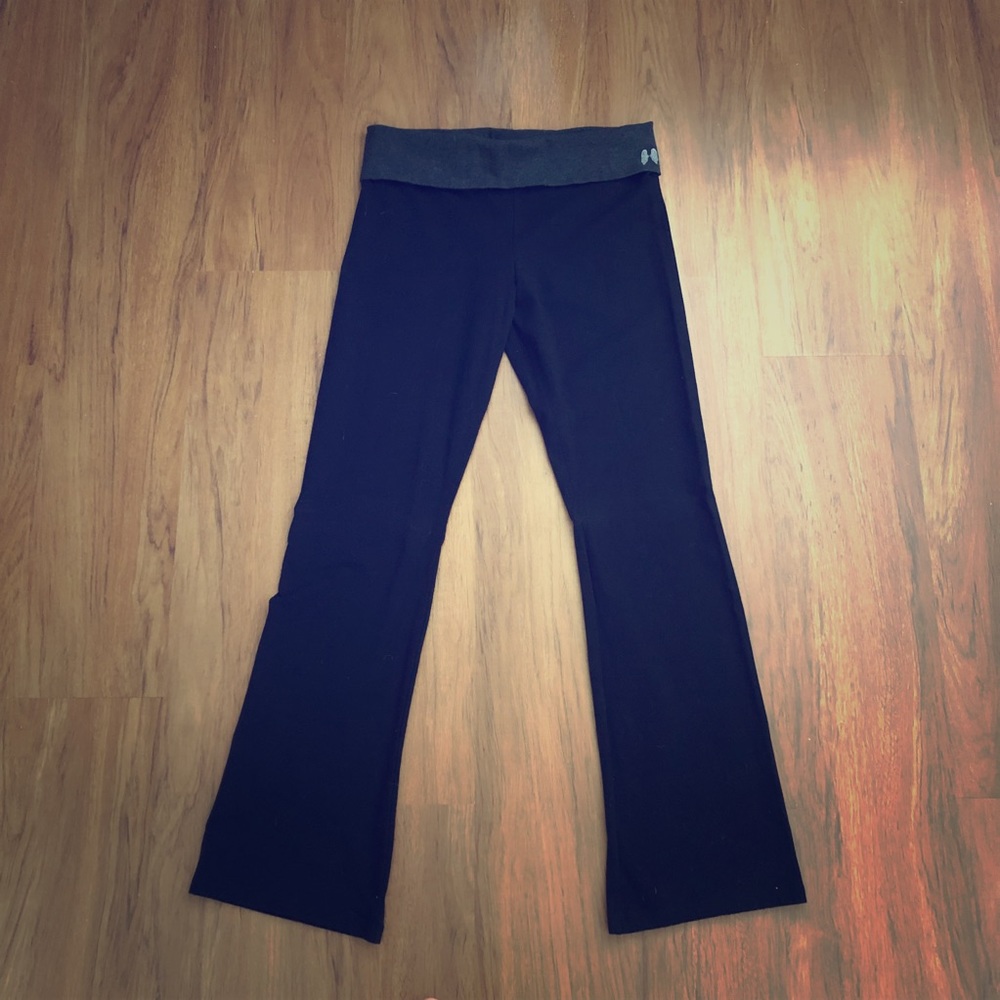 NWOT VS Long/tall black leggings, flared bottom
